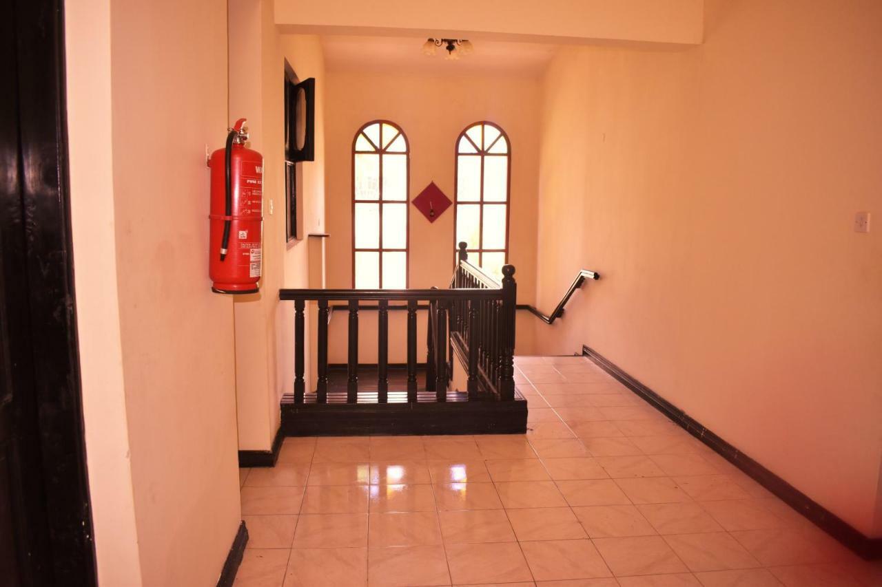Leinmach House Nyali Hotel Mombasa Exterior photo